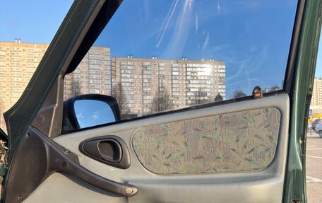 Chevrolet Niva I рестайлинг, 2004 год, 420 000 рублей, 24 фотография