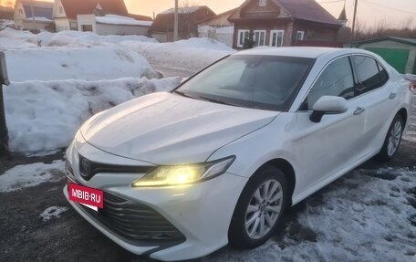 Toyota Camry, 2018 год, 1 850 000 рублей, 3 фотография