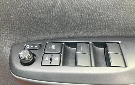 Toyota Yaris, 2021 год, 1 126 000 рублей, 9 фотография