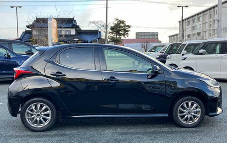 Toyota Yaris, 2021 год, 1 126 000 рублей, 4 фотография