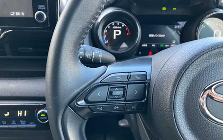 Toyota Yaris, 2021 год, 1 126 000 рублей, 11 фотография