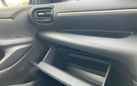 Toyota Yaris, 2021 год, 1 126 000 рублей, 22 фотография