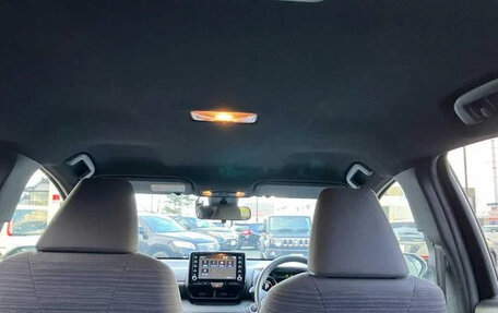 Toyota Yaris, 2021 год, 1 126 000 рублей, 23 фотография