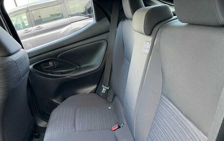 Toyota Yaris, 2021 год, 1 126 000 рублей, 24 фотография