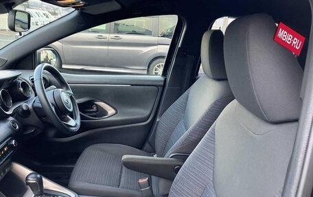 Toyota Yaris, 2021 год, 1 126 000 рублей, 21 фотография