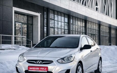 Hyundai Solaris II рестайлинг, 2012 год, 545 000 рублей, 1 фотография