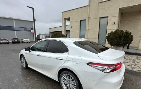 Toyota Camry, 2020 год, 2 350 000 рублей, 3 фотография