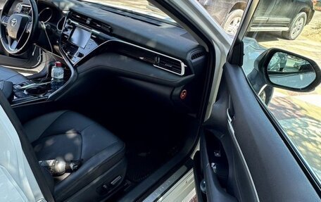 Toyota Camry, 2020 год, 2 350 000 рублей, 14 фотография