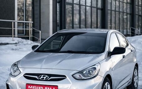 Hyundai Solaris II рестайлинг, 2012 год, 545 000 рублей, 3 фотография