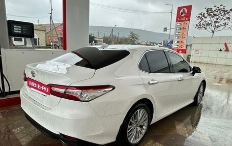 Toyota Camry, 2020 год, 2 350 000 рублей, 11 фотография