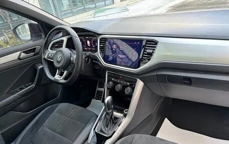 Volkswagen T-Roc I, 2022 год, 1 560 004 рублей, 13 фотография