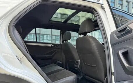 Volkswagen T-Roc I, 2022 год, 1 560 004 рублей, 22 фотография