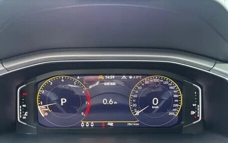 Volkswagen T-Roc I, 2022 год, 1 560 004 рублей, 23 фотография
