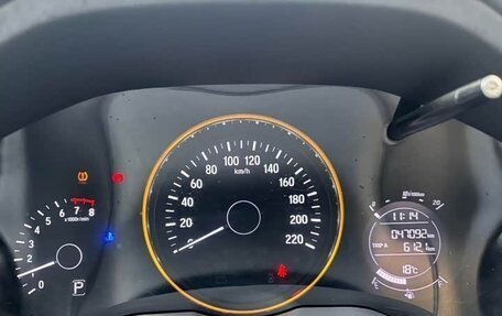 Honda Vezel, 2021 год, 1 450 000 рублей, 9 фотография