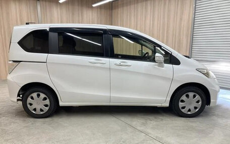 Honda Freed I, 2014 год, 1 060 444 рублей, 4 фотография