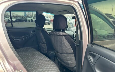 Toyota Vitz, 2001 год, 349 000 рублей, 18 фотография