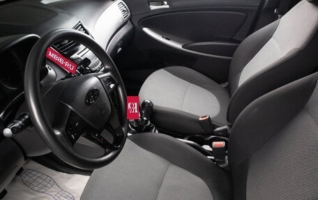 Hyundai Solaris II рестайлинг, 2013 год, 619 000 рублей, 15 фотография