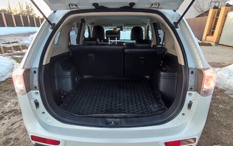 Mitsubishi Outlander III рестайлинг 3, 2014 год, 1 450 000 рублей, 14 фотография