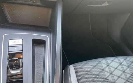 Volkswagen Golf VIII, 2020 год, 2 850 000 рублей, 17 фотография