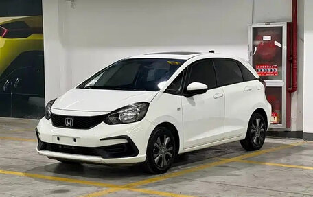 Honda Fit, 2022 год, 949 000 рублей, 2 фотография