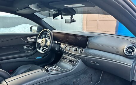 Mercedes-Benz E-Класс, 2019 год, 4 850 000 рублей, 15 фотография