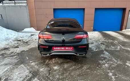 Mercedes-Benz E-Класс, 2019 год, 4 850 000 рублей, 6 фотография