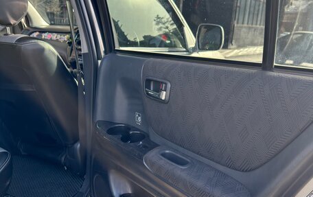 Toyota Kluger I, 2003 год, 1 300 000 рублей, 13 фотография