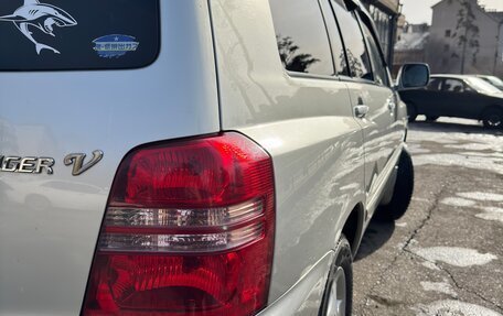 Toyota Kluger I, 2003 год, 1 300 000 рублей, 8 фотография