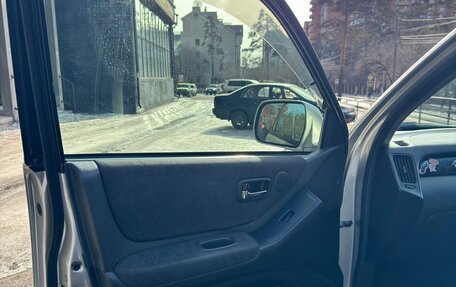 Toyota Kluger I, 2003 год, 1 300 000 рублей, 19 фотография