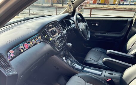 Toyota Kluger I, 2003 год, 1 300 000 рублей, 21 фотография