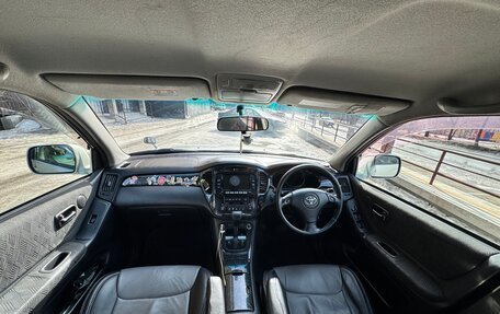 Toyota Kluger I, 2003 год, 1 300 000 рублей, 28 фотография