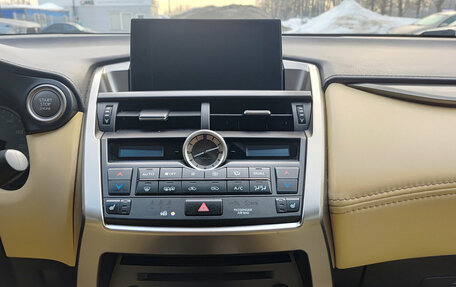 Lexus NX I, 2015 год, 2 820 000 рублей, 15 фотография