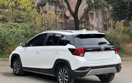 Toyota Yaris XP150 рестайлинг, 2022 год, 1 450 000 рублей, 4 фотография