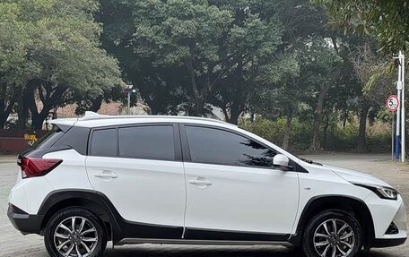 Toyota Yaris XP150 рестайлинг, 2022 год, 1 450 000 рублей, 11 фотография