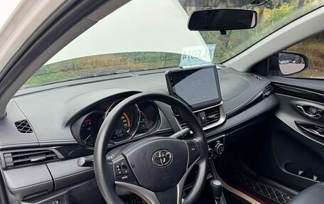 Toyota Yaris XP150 рестайлинг, 2022 год, 1 450 000 рублей, 14 фотография