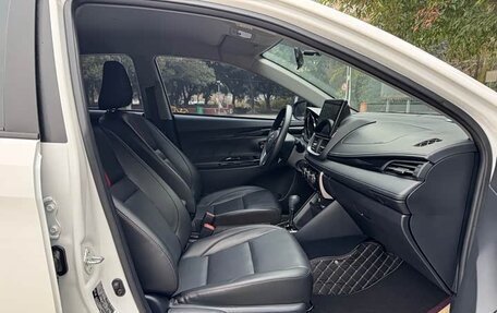 Toyota Yaris XP150 рестайлинг, 2022 год, 1 450 000 рублей, 17 фотография