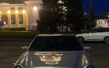 Mercedes-Benz E-Класс, 1997 год, 385 000 рублей, 1 фотография