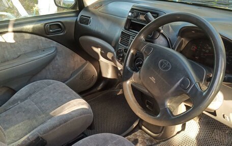 Toyota Raum I, 2000 год, 350 000 рублей, 3 фотография