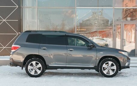 Toyota Highlander III, 2011 год, 1 760 000 рублей, 4 фотография