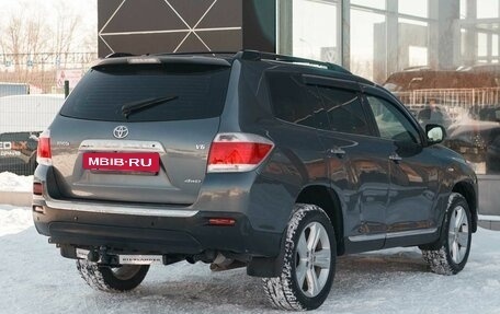 Toyota Highlander III, 2011 год, 1 760 000 рублей, 5 фотография