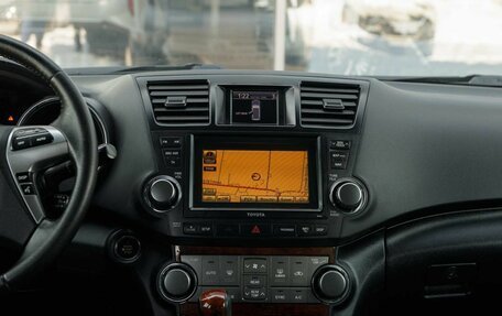 Toyota Highlander III, 2011 год, 1 760 000 рублей, 14 фотография