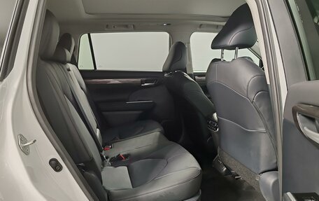 Toyota Highlander, 2025 год, 6 150 000 рублей, 18 фотография