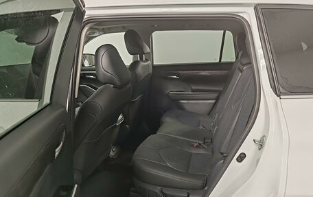 Toyota Highlander, 2025 год, 6 150 000 рублей, 12 фотография