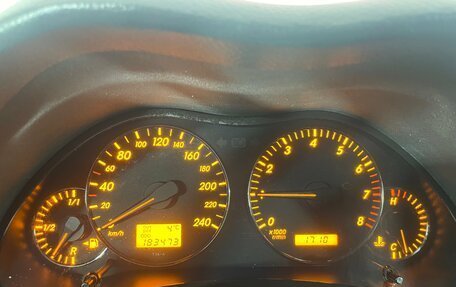 Toyota Avensis III рестайлинг, 2004 год, 645 000 рублей, 14 фотография