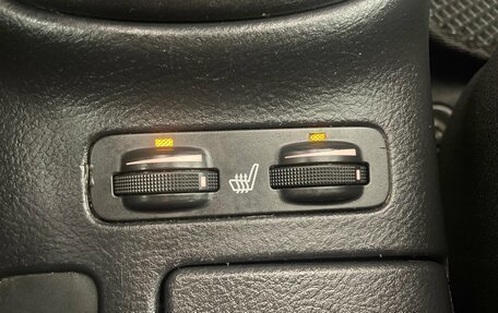 Toyota Avensis III рестайлинг, 2004 год, 645 000 рублей, 19 фотография