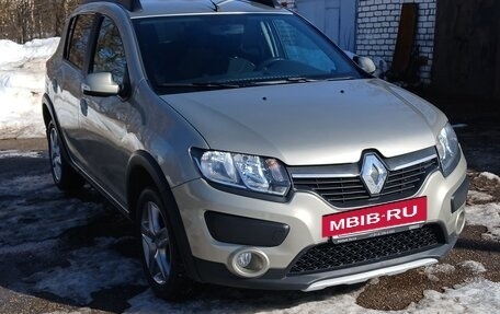 Renault Sandero II рестайлинг, 2015 год, 980 000 рублей, 5 фотография