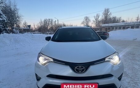 Toyota RAV4, 2018 год, 2 450 000 рублей, 5 фотография