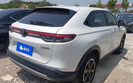 Honda Vezel, 2023 год, 1 940 000 рублей, 4 фотография