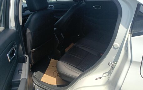 Honda Vezel, 2023 год, 1 940 000 рублей, 15 фотография