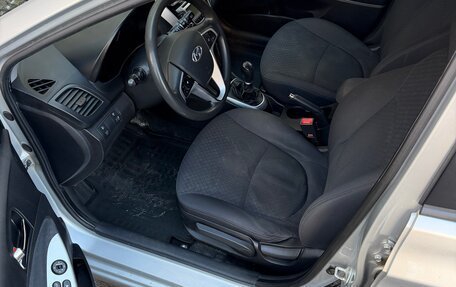 Hyundai Solaris II рестайлинг, 2012 год, 530 000 рублей, 9 фотография